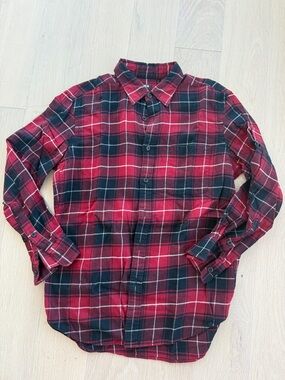 Uniqlo Red and Black Plaid Flannel Button-Down Shirt